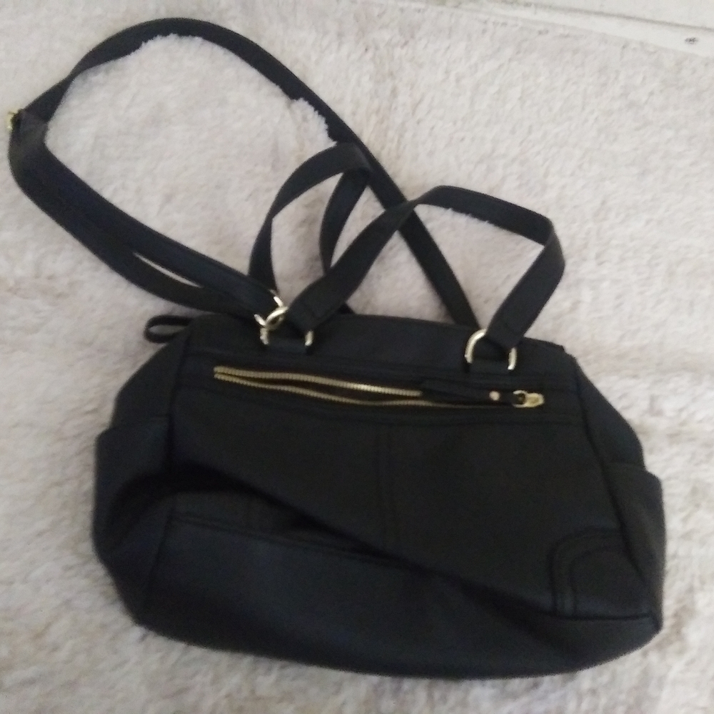 Black 👜 casual business or travel handbag.